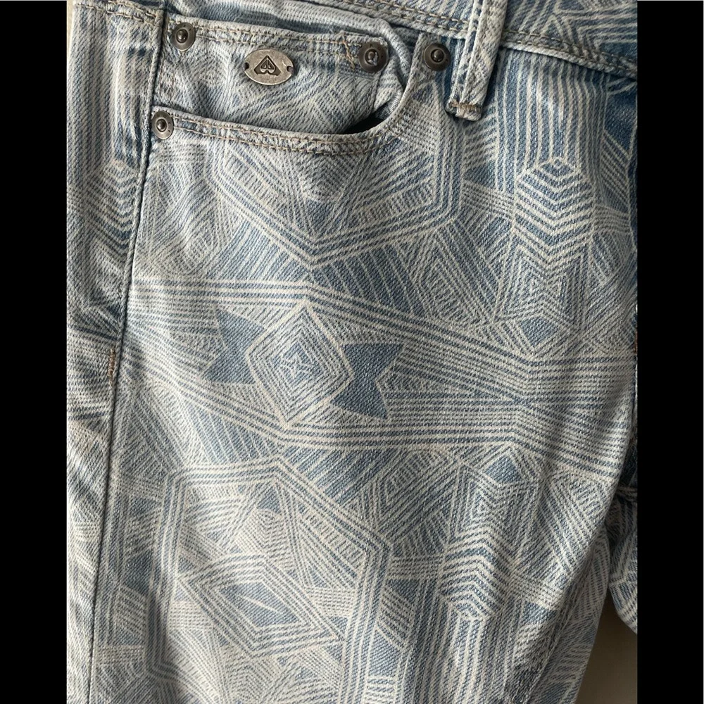 Y2K Roxy Jeans - Picture 4 of 4
